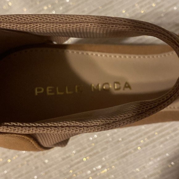 PELLE MODA - women’s heels tan and cream color size 6 M - Picture 3 of 10
